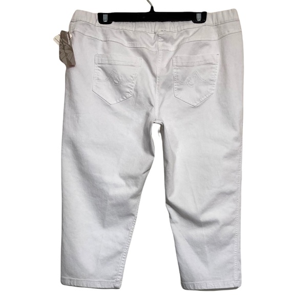 SZ 1X•NWT•PENNINGTONS•WHITE CROPPED ABOVE THE ANKLE JEGGING• - Picture 3 of 7